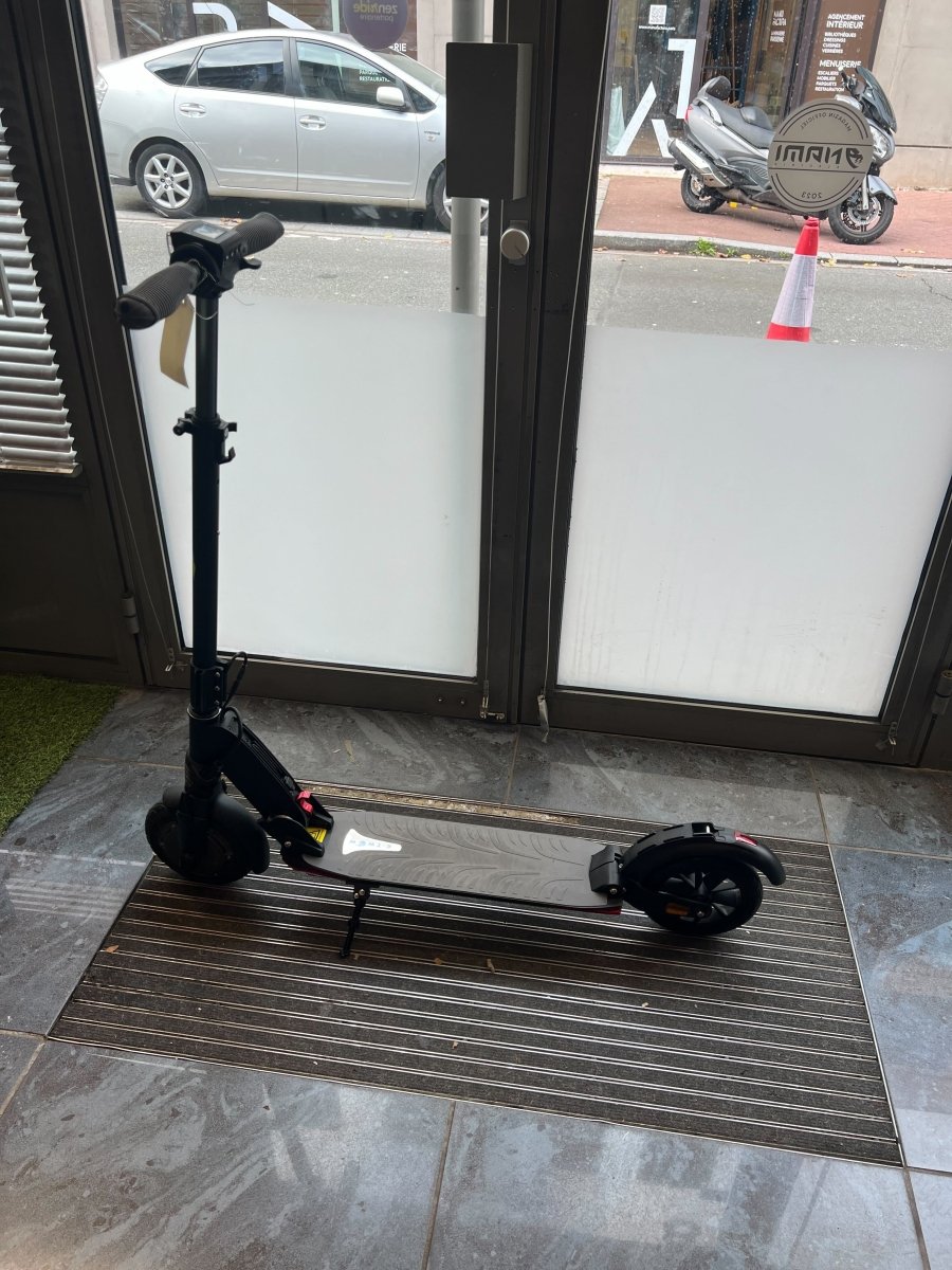 Trottinette Électrique Occasion Etwow Booster SE : Fiable et Abordable - Weebot