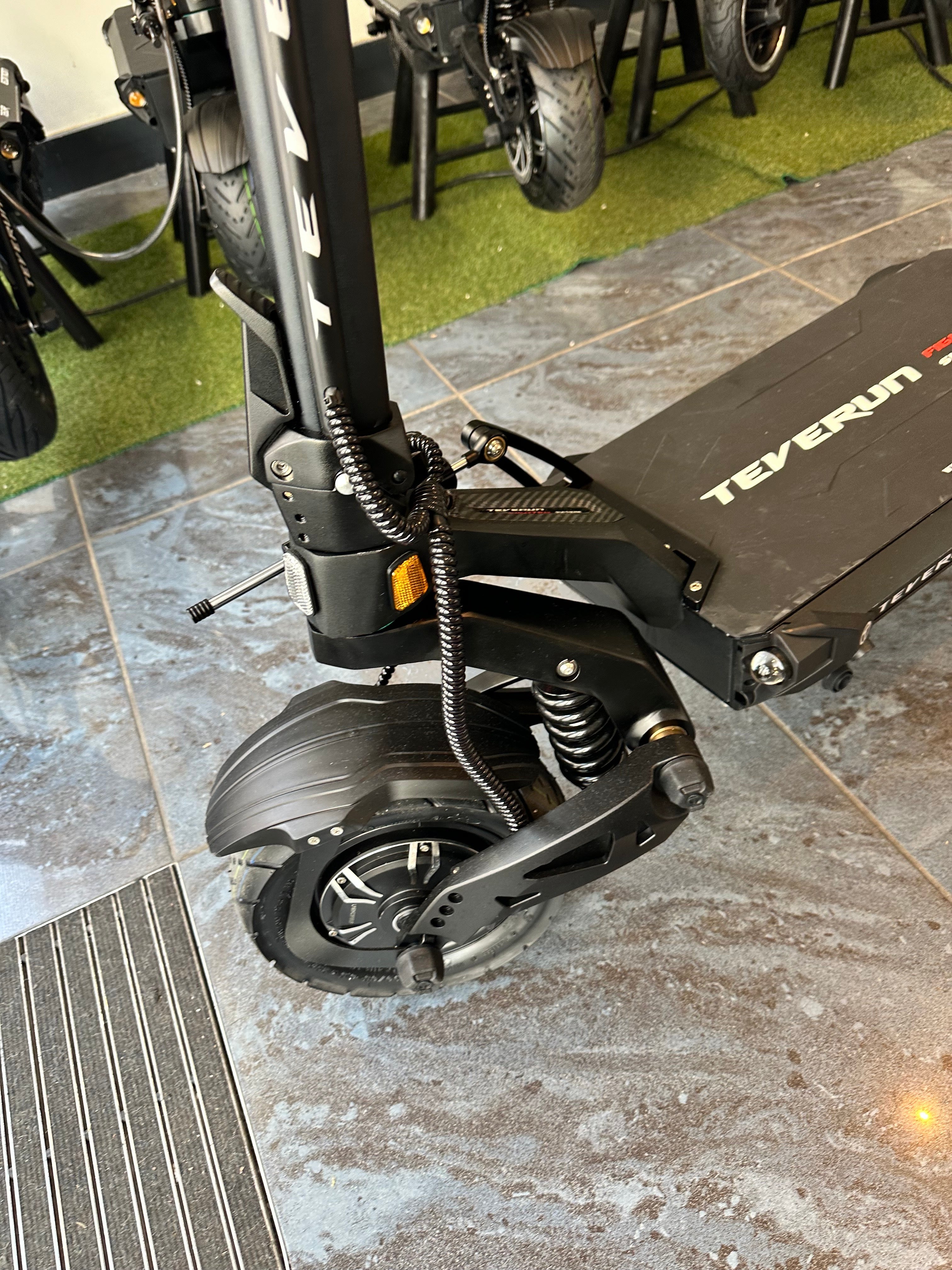 Used electric scooter Teverun Fighter Supreme by Minimotors (72V 35AH LG)