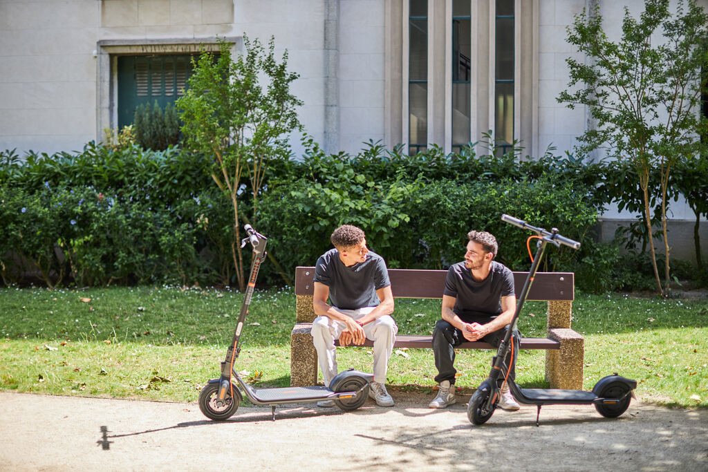 Trottinette Électrique F2 Plus Ninebot by Segway : Légère et Performante - Weebot