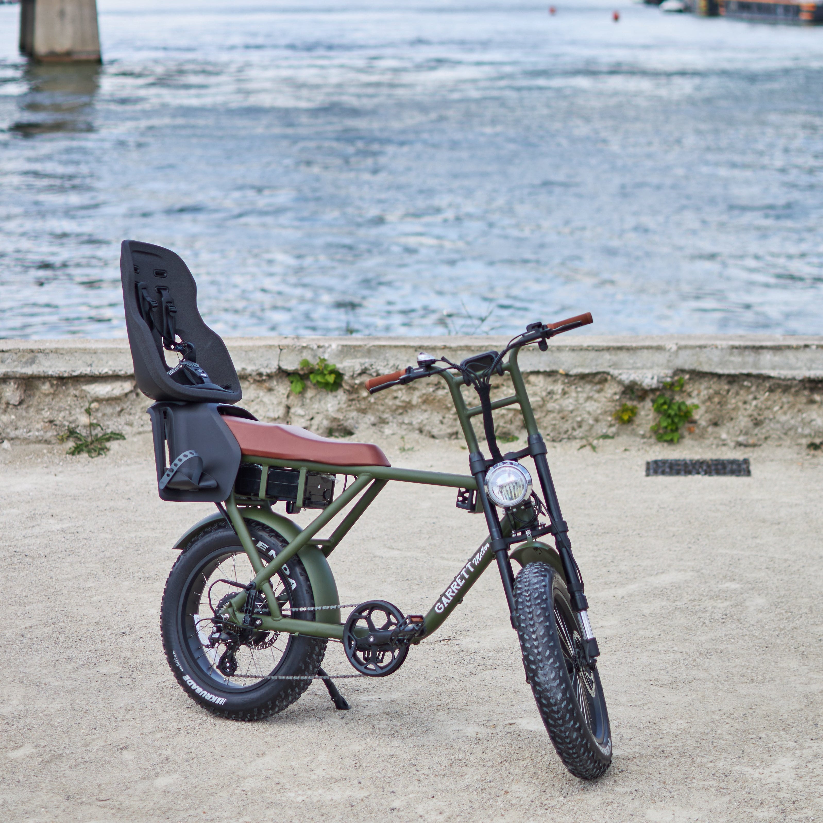 vélo électrique fatbike avec siège bébé